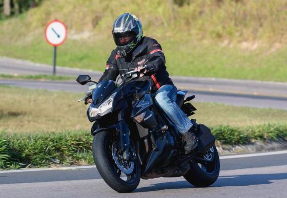 KAWASAKI Z1000 KAWASAKI Z1000